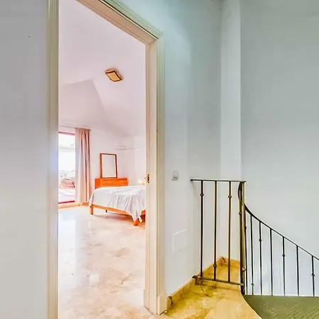 120 - Cozy Duplex Penthouse With Panoramic Views *